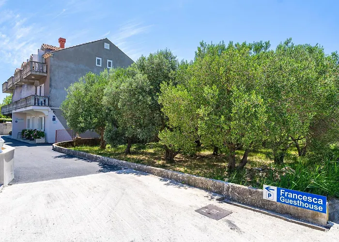 Francesca Guesthouse